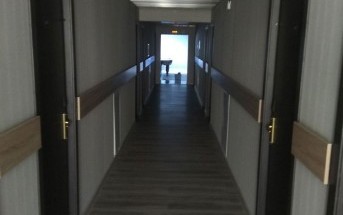 Двери звукоизоляционные в отделке шпон орех, CPL пластик и ПВХ установлены в отеле «Гелиос» в городе Зеленогорск